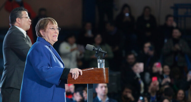Parlamentarios oficialistas descartan a Michelle Bachelet como candidata presidencial