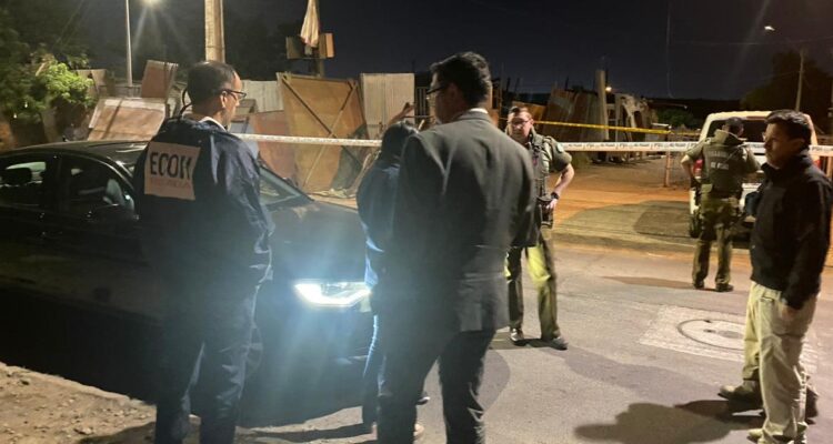 Cuatro personas heridas dejan dos balaceras en la RM: una ocurrió en una feria navideña