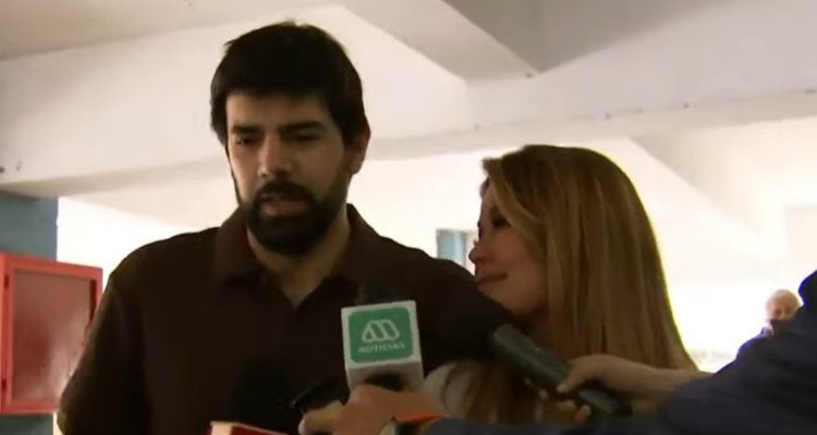 Cathy Barriga llegó a votar a Maipú: su marido la defendió y acusó persecución de Vodanovic