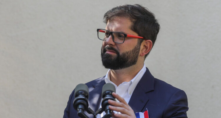 “No queremos colapsos”: Boric apunta a acuerdo por crisis de isapres, pero descarta “perdonazo”