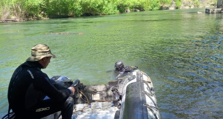Buscan a empresario que se lanzó a aguas de río Bío Bío para rescatar a su hija que era arrastrada por la corriente