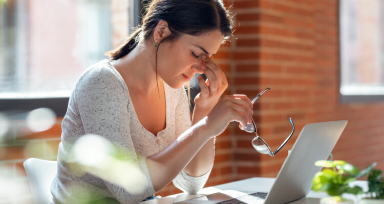 Estrés de fin de año: psicóloga explica cómo lidiar con el cansancio de las fiestas y vacaciones