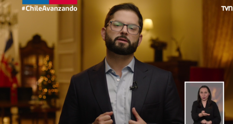 Presidente Boric entregando mensaje de fin de año en cadena nacional