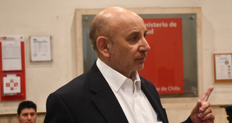 Castro critica al Minsal por brote de bacteria en Sanderson: “Están a tiempo de evitar nuevas muertes”