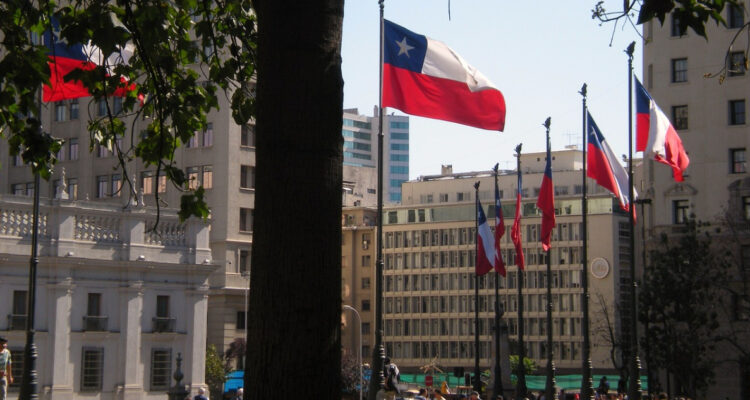 Actividad económica creció en 11 de las 16 regiones en 3er trimestre y el consumo cayó en todo Chile