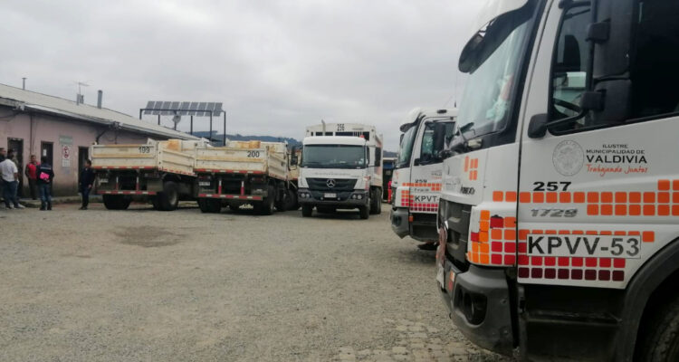 choferes de camiones recolectores de basura de valdivia concretan paro de advertencia