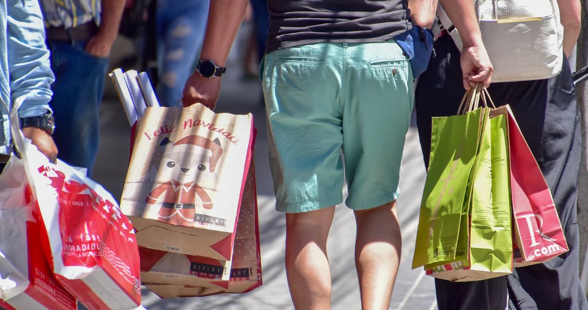 Senado rechaza proyecto que permitía abrir a todo el comercio durante plebiscito constitucional