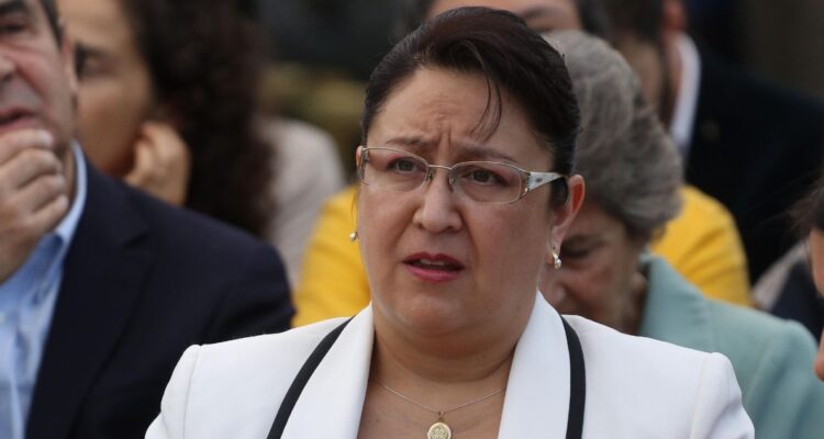 La irrupción de Dorothy Pérez: contralora (s) eliminó 6 jefaturas y creó nueva división en un solo día