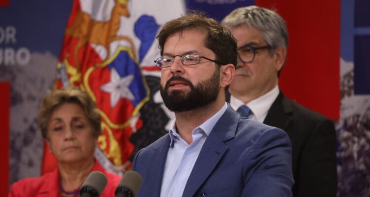 “Rompiendo el estancamiento”: Boric estima que Chile “volverá a crecer en torno a un 2,5%” en 2024