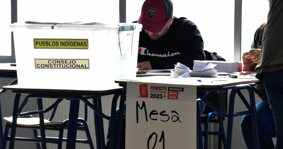 Consejera del Servel explica por qué hay vocales de mesa que se han repetido tantas veces