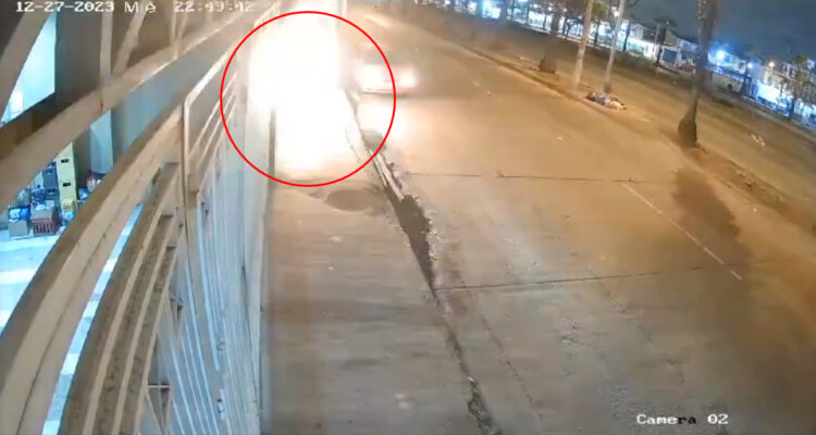 Video delincuente explota tras intentar meter cartucho de dinamita en negocio de Guayaquil