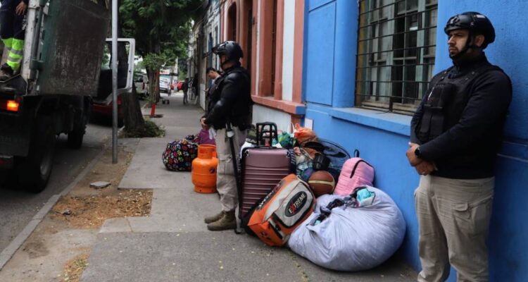 Programa de desalojo a casas tomadas en Santiago suma 25 viviendas y 41 detenidos