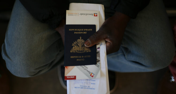 La tasa de desocupación extranjera en Chile llega a 7,3% y la informalidad laboral supera el 30%