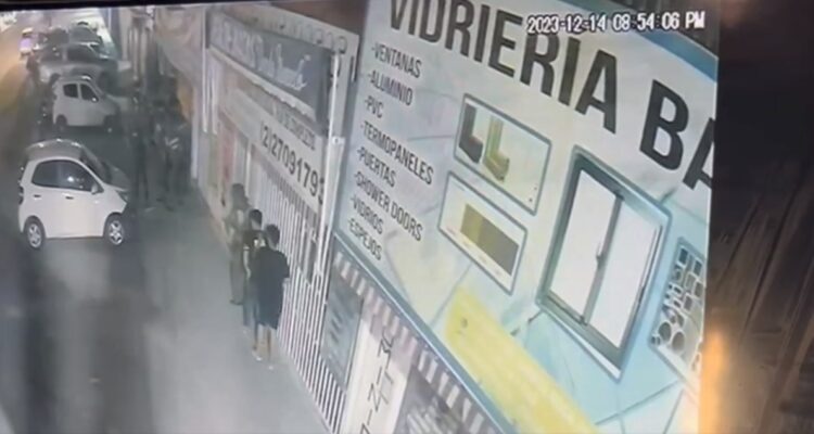 Detective baleado en taller mecánico en La Granja