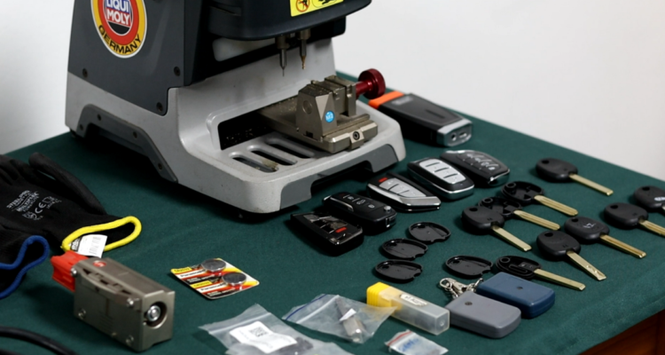 Fiscalización permite detener a dos sujetos con elementos para robar vehículos en Ñuñoa