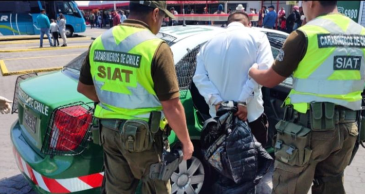 Dos choferes de buses quedaron detenidos por conducir bajo efectos de las drogas en La Serena