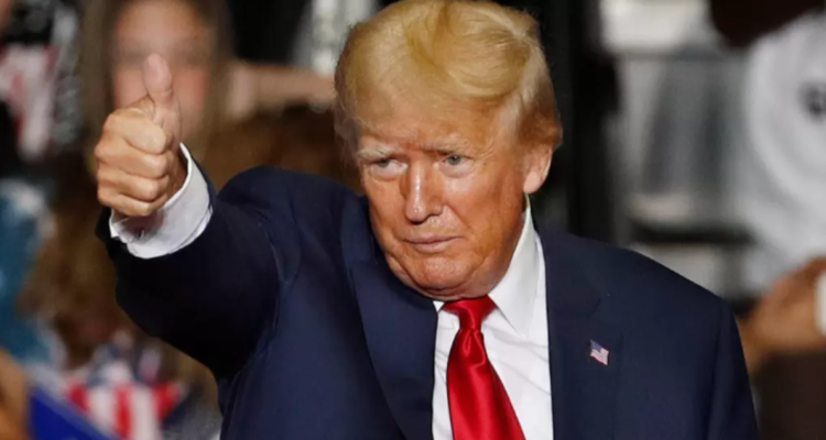 Trump promete que si es reelecto, en su primer día iniciará la “más masiva operación de deportación”