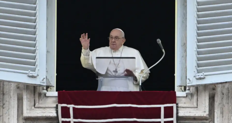 El Papa pide no confundir la Navidad con el consumismo