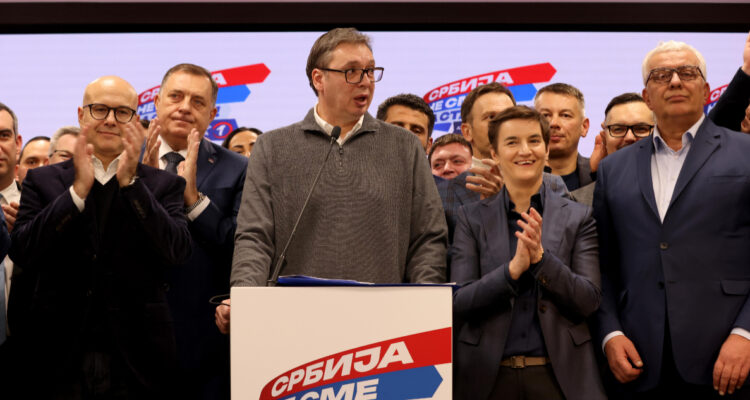 La UE da credibilidad a las irregularidades denunciadas en las elecciones de Serbia