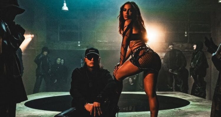 En la previa de debut en Viña 2024: Peso Pluma se une con Anitta en un reguetón de vocación mundial