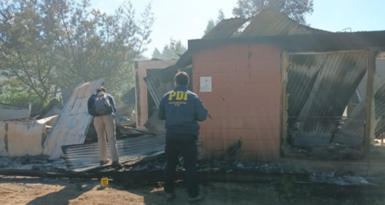 Gobierno condena ataque incendiario a fundo en Vilcún y víctimas abandonarán la zona