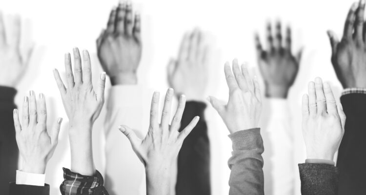 fragmentación y polarización de la democracia