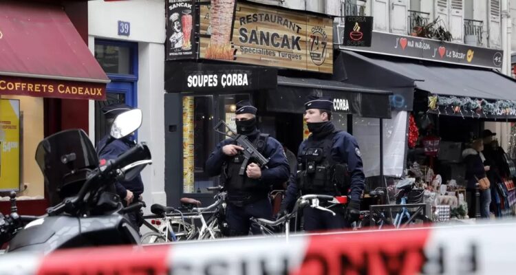 Francia investiga como terrorista fatal ataque contra turistas en París: autor usó cuchillo y martillo