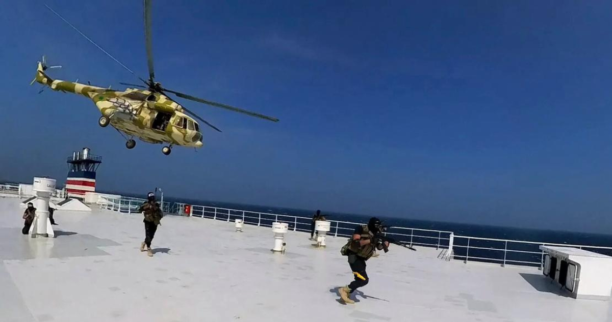 Grupo Maersk suspende operaciones en el Mar Rojo por ataques hutíes ¿Cómo afecta esto a Chile
