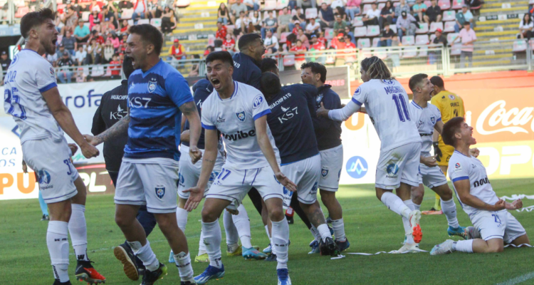 Huachipato estiró la definición del Campeonato Nacional hasta la última fecha.