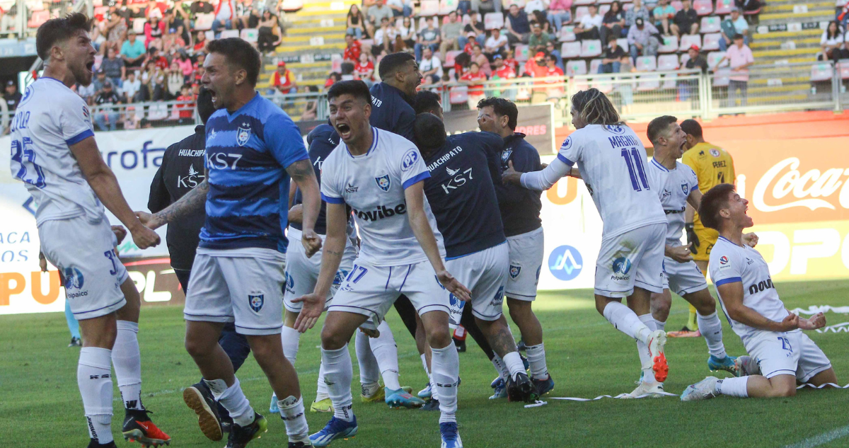 Huachipato estiró la definición del Campeonato Nacional hasta la última fecha.