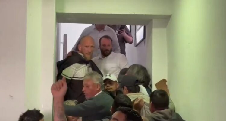 Trabajadores intentan tomarse la Cormuval