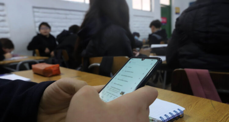 Estudiantes chilenos obtienen resultados “similares” a 2028 en último informe PISA