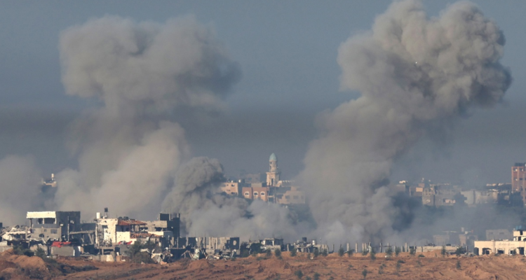 Gaza, bombardeada por Israel.