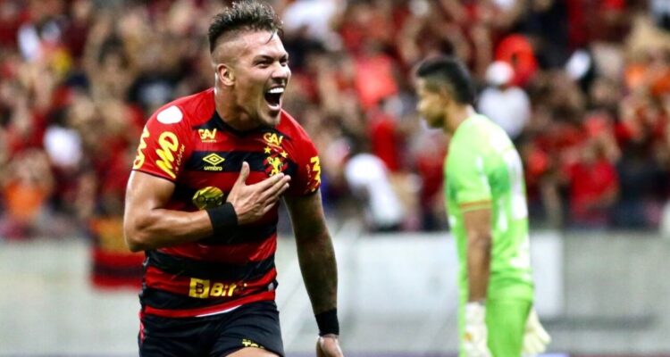 Javier Parraguez deja Coquimbo y llega a club récord en títulos estaduales