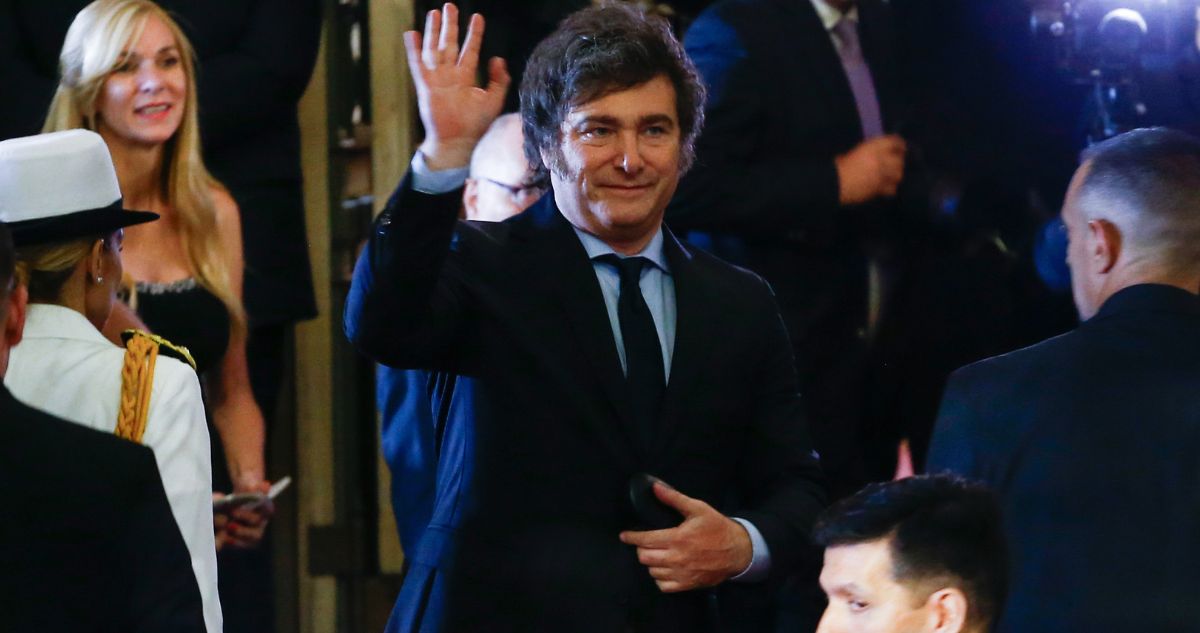 Gobierno de Milei no renovará miles de contratos públicos y revisará un millón de planes sociales