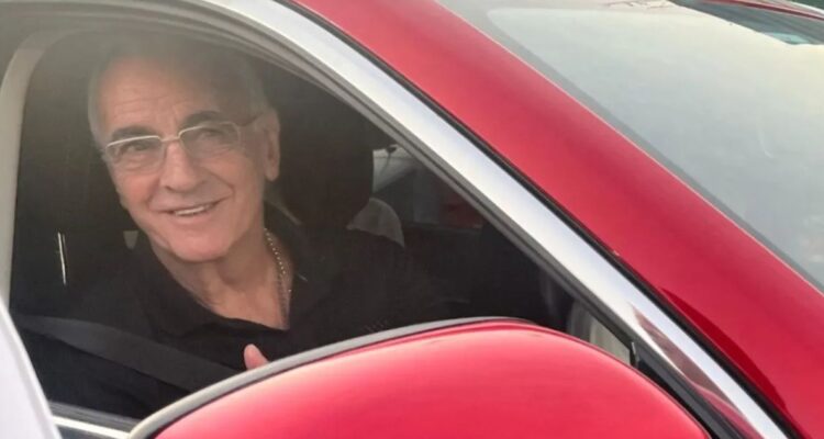 Jorge Fossati, llegó a Lima para firmar con Perú