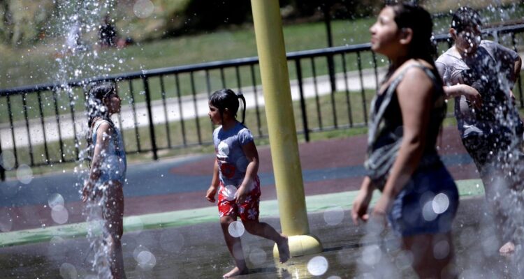 Falla obliga a cerrar juegos de agua en Parque Ecuador en Concepción a pocas horas de su inauguración
