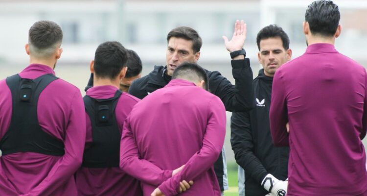 Suena para dirigir a La Roja y es destrozado en Europa por su labor: “De los peores de la historia”