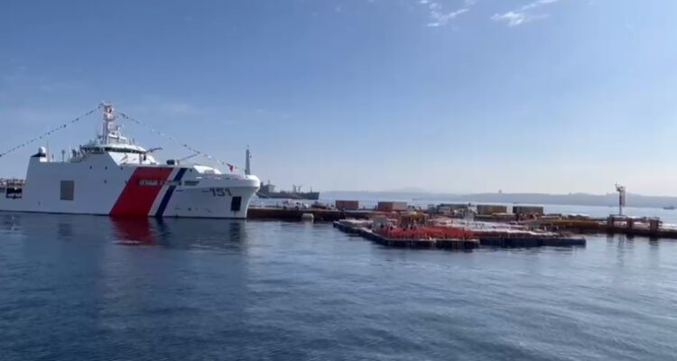 Lanzamiento de fuegos artificiales en Valparaíso