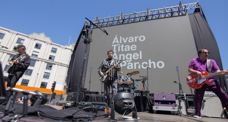 Los Tres lanzan versión en vivo de uno de sus hits: fue grabada en la Plaza en la Independencia
