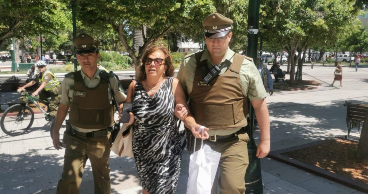 Detienen a mujer que lanzó café a ministra Camila Vallejo mientras realizaba actividad en Rancagua