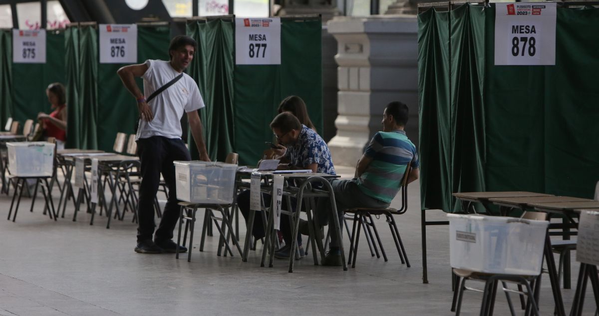 Lento proceso: Servel informa que 12% de mesas se han constituido