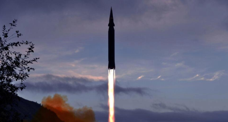Imagen de contexto de un misil hipersónico de Corea del Norte