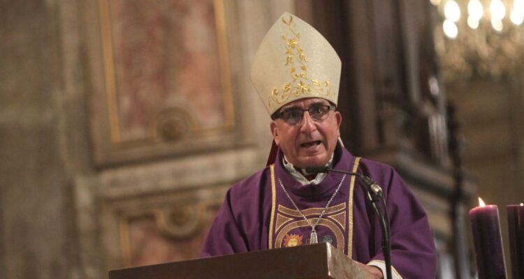 Chomalí asume como nuevo Arzobispo de Santiago: “La iglesia no se mete en política, no es lo suyo”