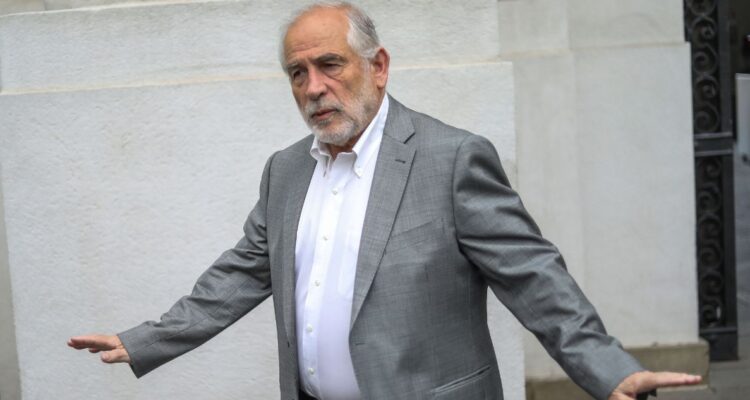 Ministro Montes presenta respuesta a Acusación Constitucional y apela a “falta de méritos” del libelo