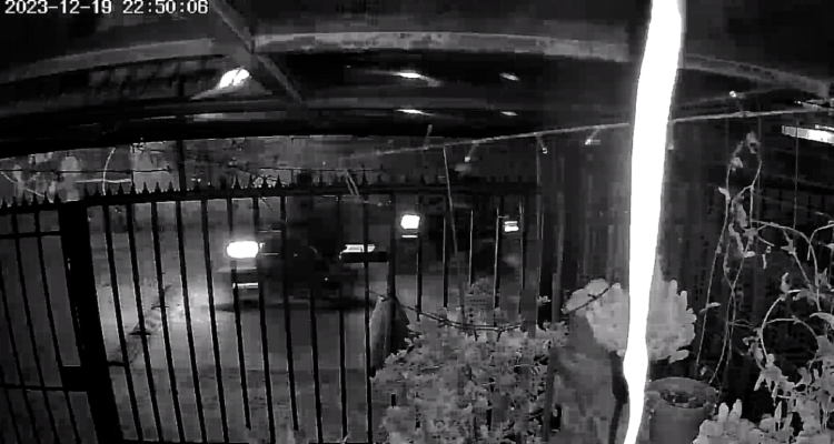 Motochorros protagonizan violento asalto contra una mujer en Cerrillos