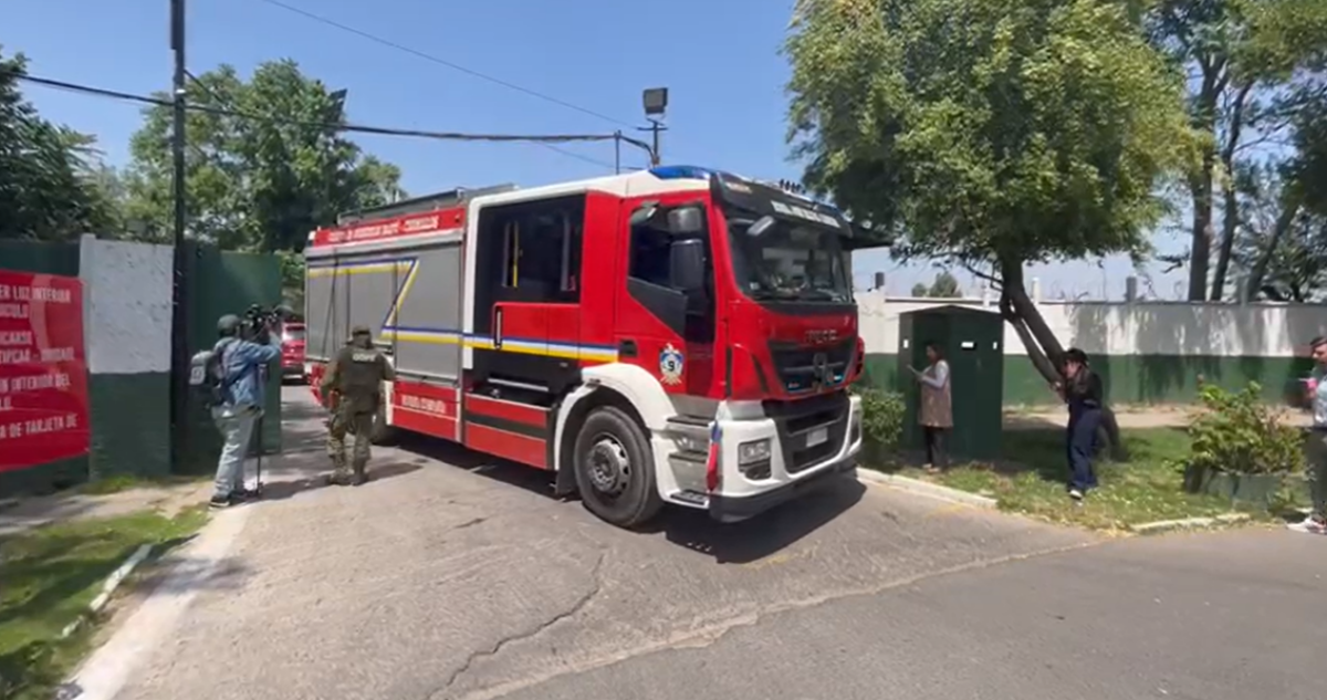 Mueren dos de los trabajadores afectados por incendio en dependencias de Carabineros