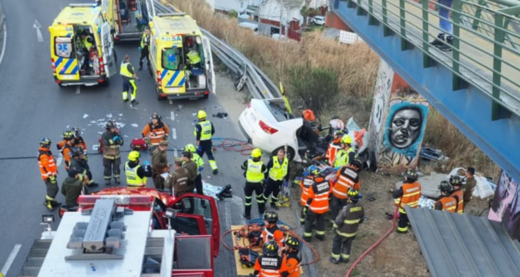 Tres muertos por accidente de tránsito en Bajada Limonares de Viña del Mar: hay dos personas graves