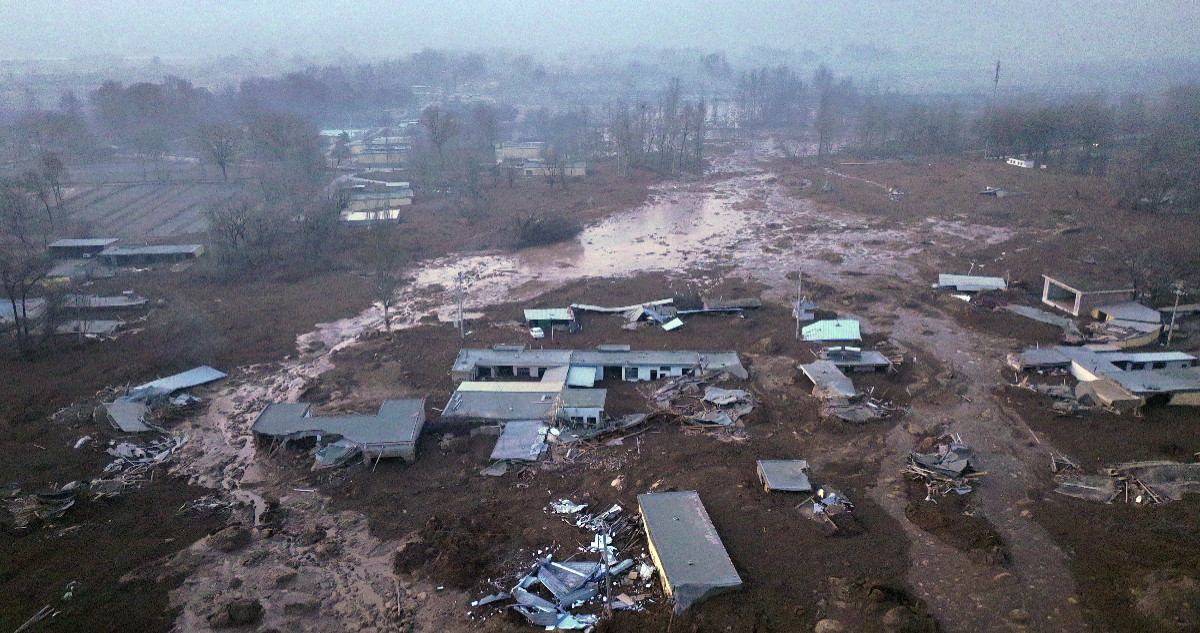 Sube a 127 la cifra de muertos tras fuerte terremoto en China: hay más de 700 personas heridas