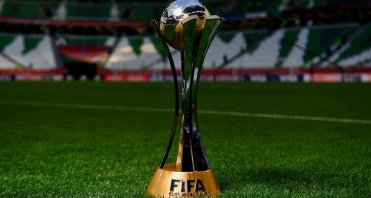 En qué se diferencian el nuevo Mundial de Clubes y la renovada Copa Intercontinental de la FIFA y cuándo y qué equipos jugarán.